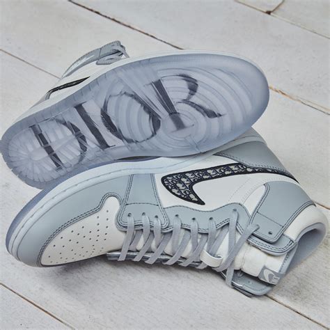 where to buy the air dior|nike dior retail price.